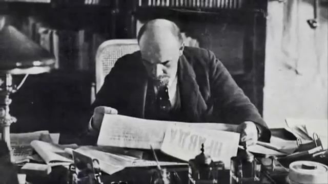 Vladimir Iljič Lenin sice s oficiální vládou na jaře 1921 podepsal dohodu na ochranu východní pohraniční oblasti Turecka, později se však v obavě před britským vlivem rozhodl podporovat vládu tureckých nacionalistů. Posílal jim peníze a zbraně. | Foto: Youtube.com