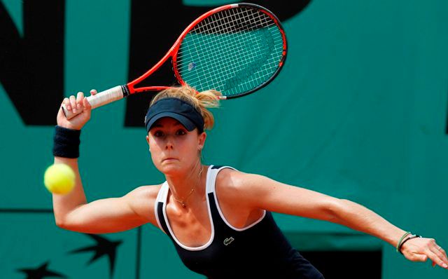 A její krajanka Alize Cornetová. | Foto: Reuters