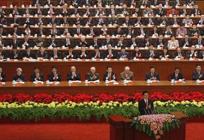 Poslanecké lavice byly plné. | Foto: Reuters