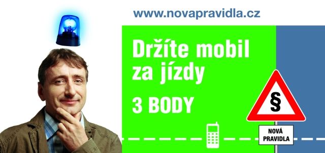 Ministerstvo dopravy bude na nová pravidla silničního provozu, která začnou platit od července, upozorňovat billboardovou kampaní | Foto: Ministertsvo dopravy ČR