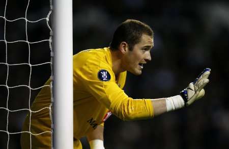 Paul Robinson uhlídal Tottenhamu náskok ze Strahova. | Foto: Reuters