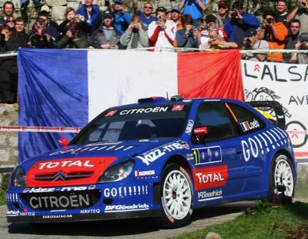 Sebastien Loeb s Citroënem Xsara na trati první etapy Korsciké rallye. | Foto: Reuters