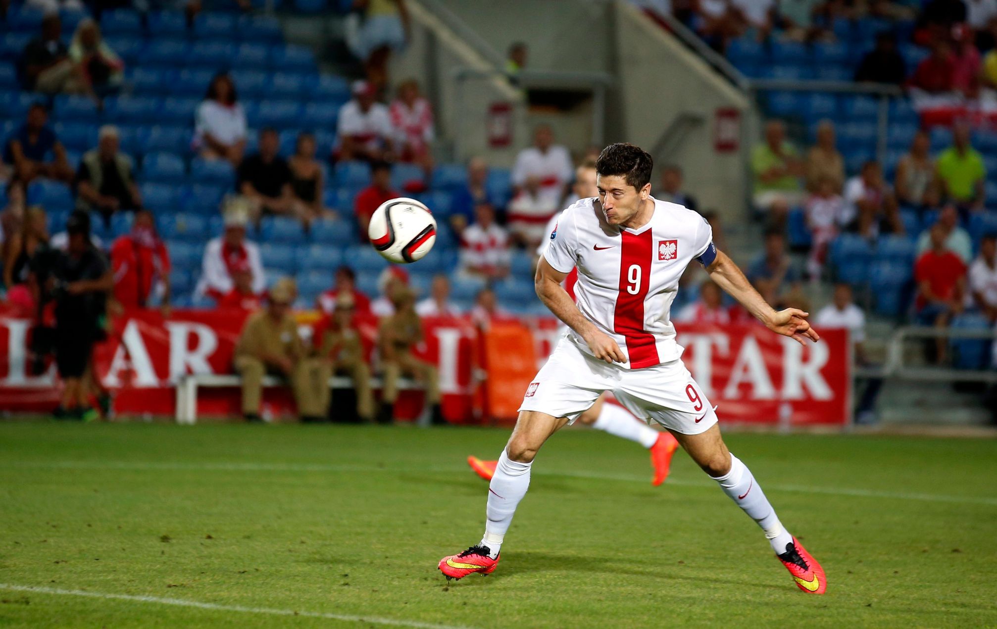 Пэт махоумс бейсбол. Игрок нападения 7. Игрок нападения 7. Baltimore stallions football field. Игрок нападения 7.