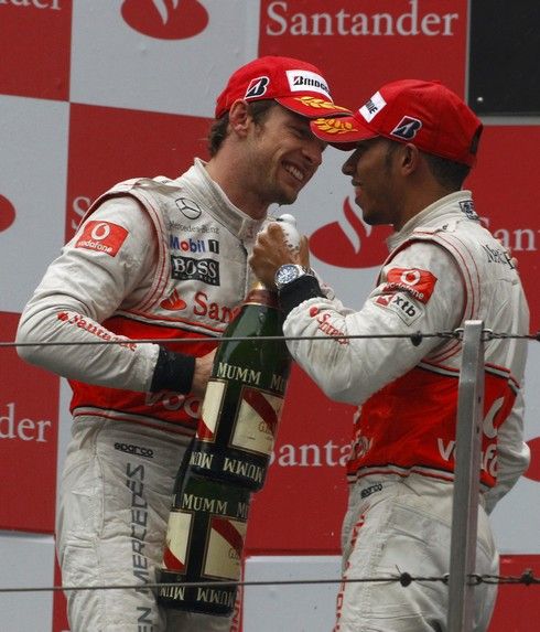 Jenson Button s Lewisem Hamiltonem | Foto: Sport