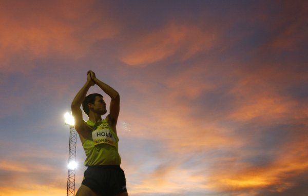 Největší hvězdou pod tokijským nebem byl Carl Lewis. Kdo jí bude pod tím ósackým? | Foto: Reuters