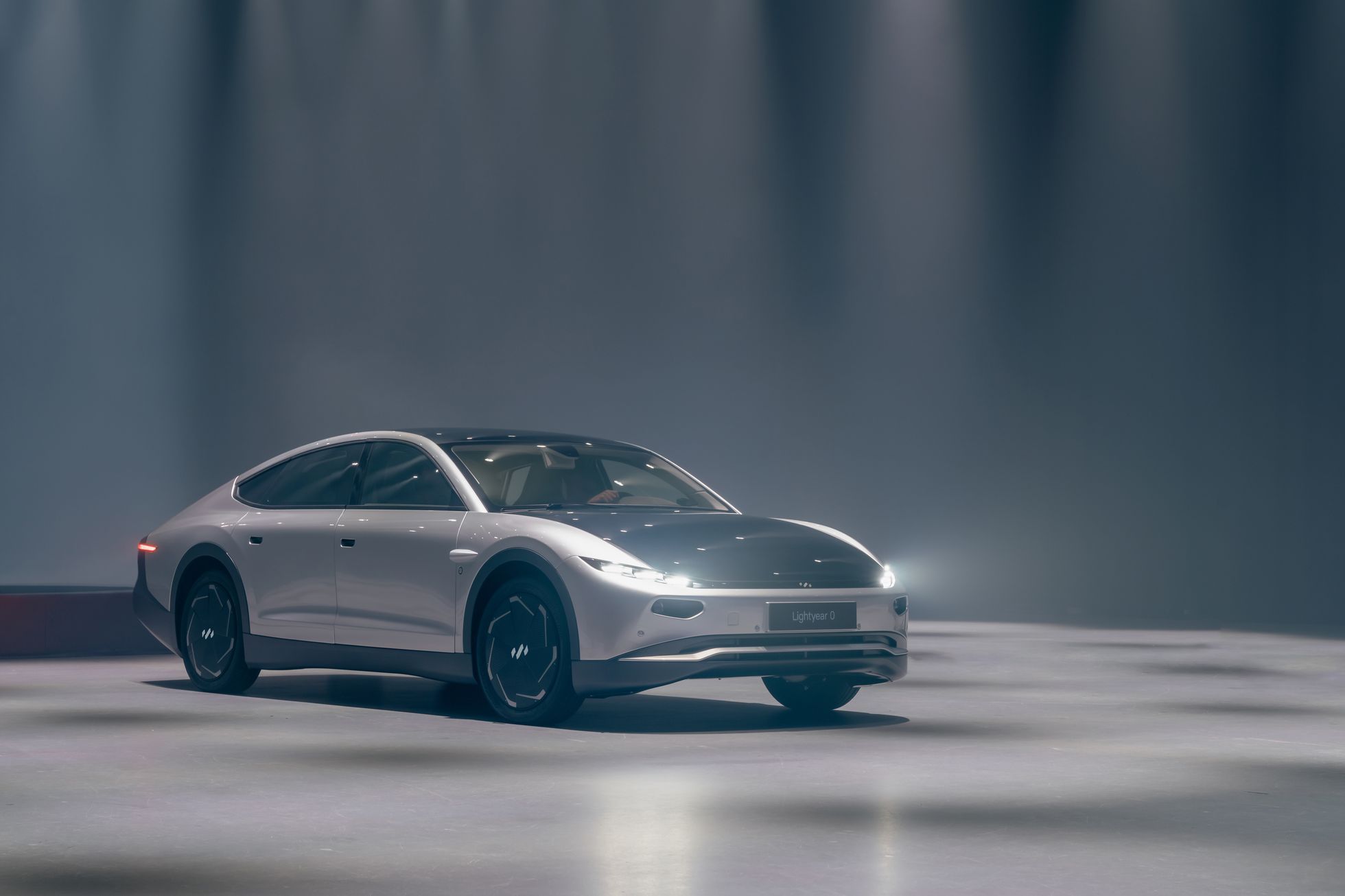 The car, which can drive for free, goes into production.  Lightyear 0 but stands like Ferrari