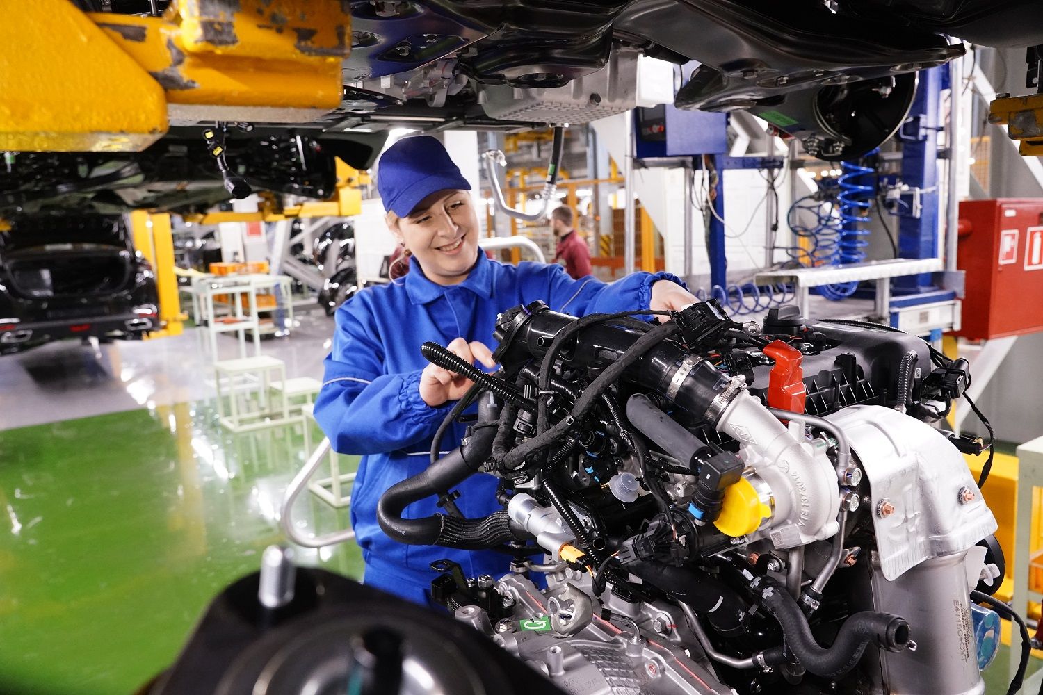 Místo BMW čínské Rodinné Sedany. Úpadek Ruského Autoprůmyslu Pokračuje ...