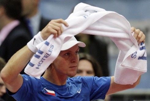 Tomáš Berdych nenašel na vysokého Argentince učinný recept | Foto: Sport