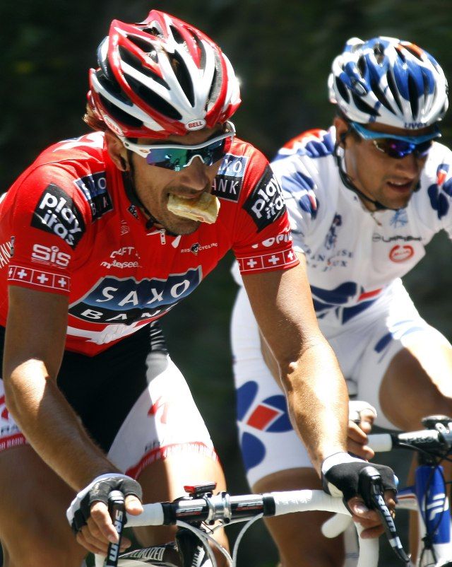 Fabian Cancellara si našel čas i na svačinku. | Foto: Reuters