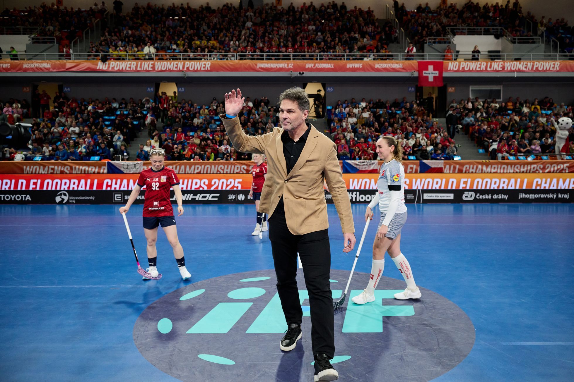 Jágr odstartoval další český triumf. Tým jde do čtvrtfinále z prvního místa