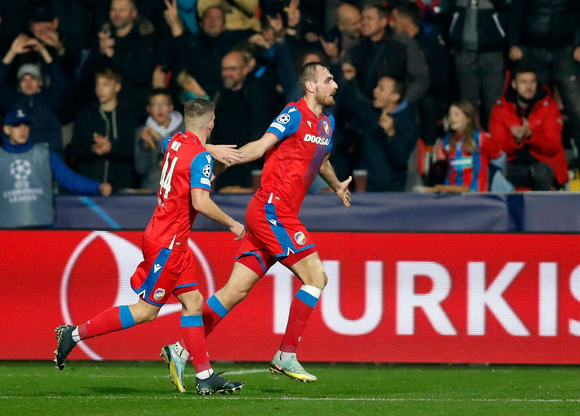 Plzeň - Ostrava 3:1. Západočeši slaví první výhru v lize, Chorý ukončil čekání na gól | Aktuálně.cz