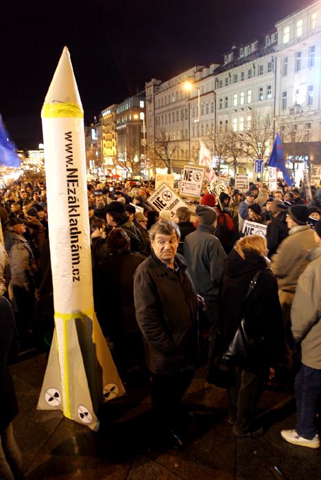 Nebojte se, tato raketa je pouze papírová. | Foto: Ondřej Besperát, Aktuálně.cz