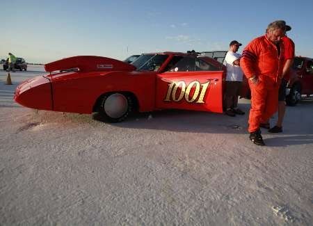 Vůz Daytona Charger a jeho pilot Lee Sicilio. | Foto: Reuters