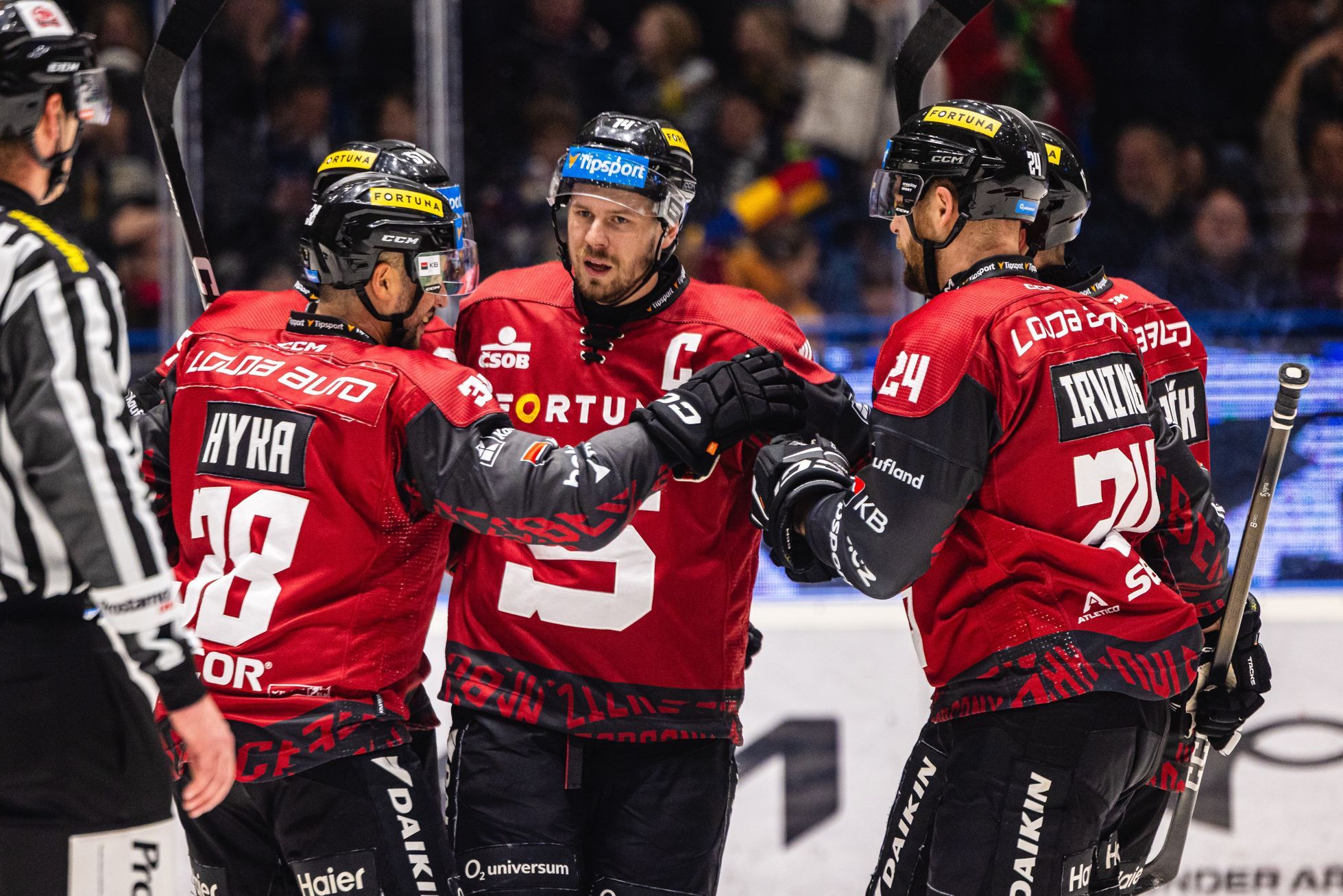 Česká kabina, angličtina jako úřední jazyk? Taky bych to nechtěl, komentuje Málek