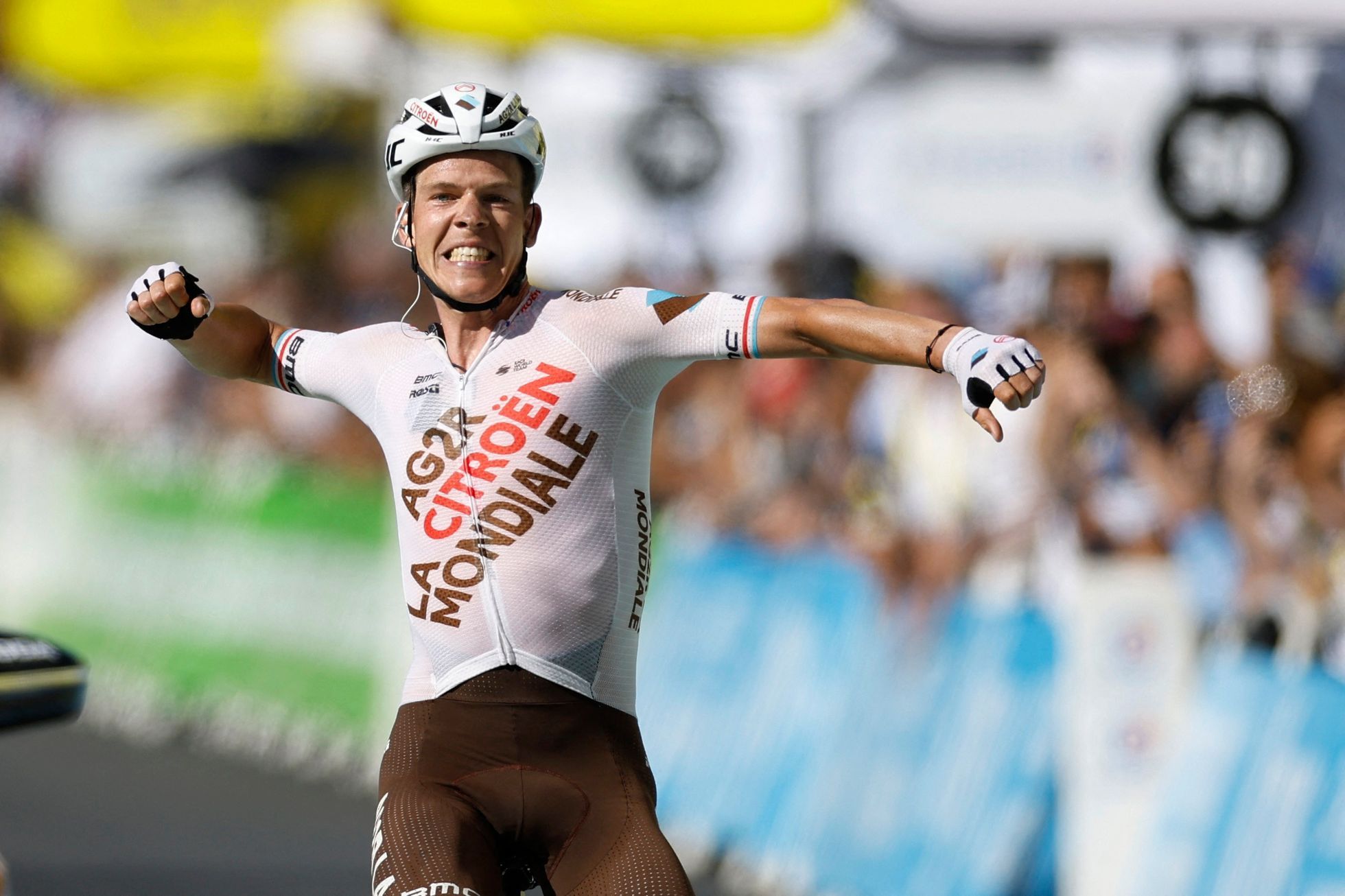 Years of suffering, now life’s success.  Thanks to the escape, the Luxembourger went on to win the Tour