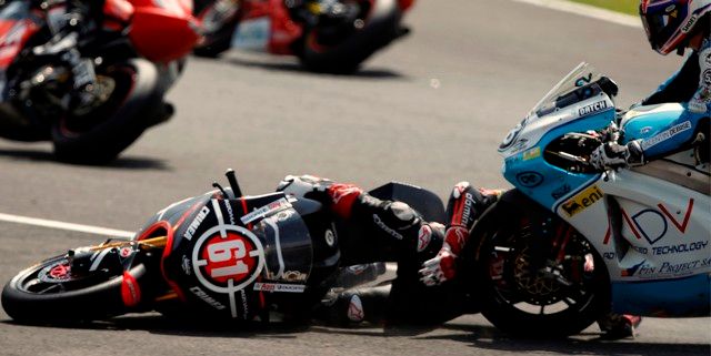 Ukrajinec Ivanov zase neustál závod třídy Moto2. | Foto: Reuters