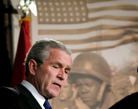 Čtyři roky války: George Bush ztrácí vojáky, popularitu, spojence. | Foto: Reuters