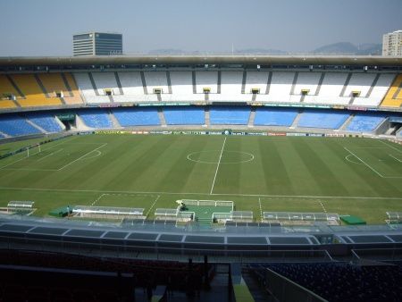 Slavný stadion v celé své kráse, zatím prázdný. | Foto: Marek Končický