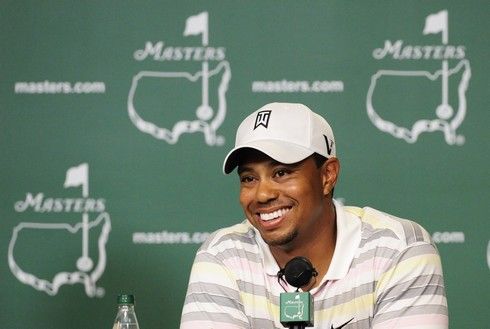 Tiger Woods na tiskové konferenci před turnajem US Masters | Foto: Sport