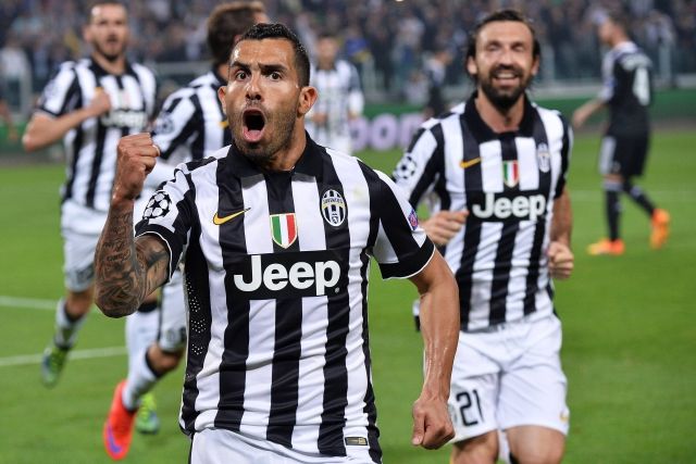 Carlos Tévez oslavuje branku Juventusu. | Foto: ČTK