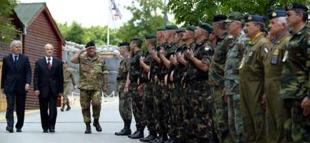 Jednotky NATO dohlíží na pořádek v jihosrbské provincii Kosovo již sedmý rok. | Foto: Reuters