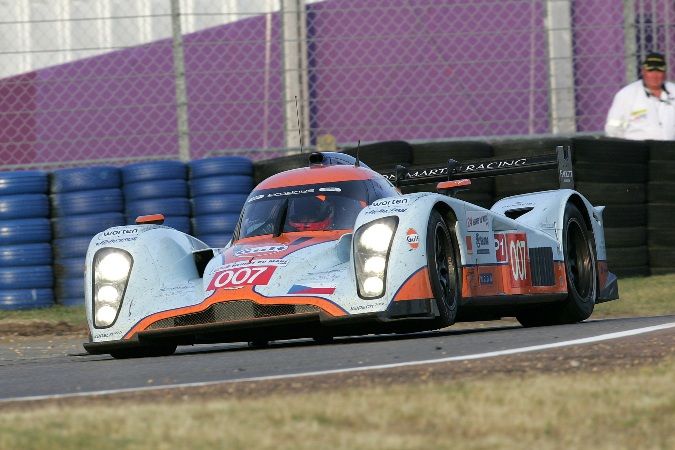 Vůz Aston Martin posádky Tomáše Engeho se propracoval už na čtvrtou příčku. | Foto: Václav Rojík, www.tomas-enge.cz