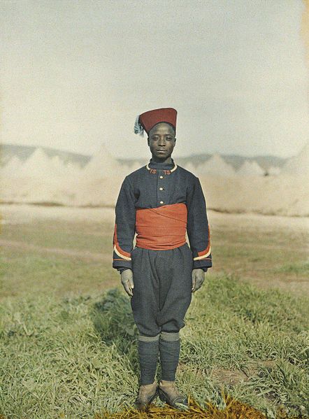 Senegalský ostrostřelec. Rok 1913. | Foto: Stéphane Passet / Wikipedia / Public domain