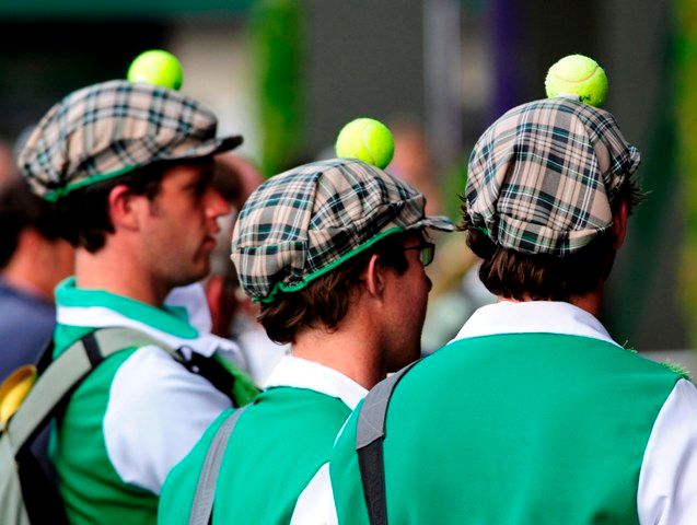 Diváci na Wimbledonu. | Foto: Reuters