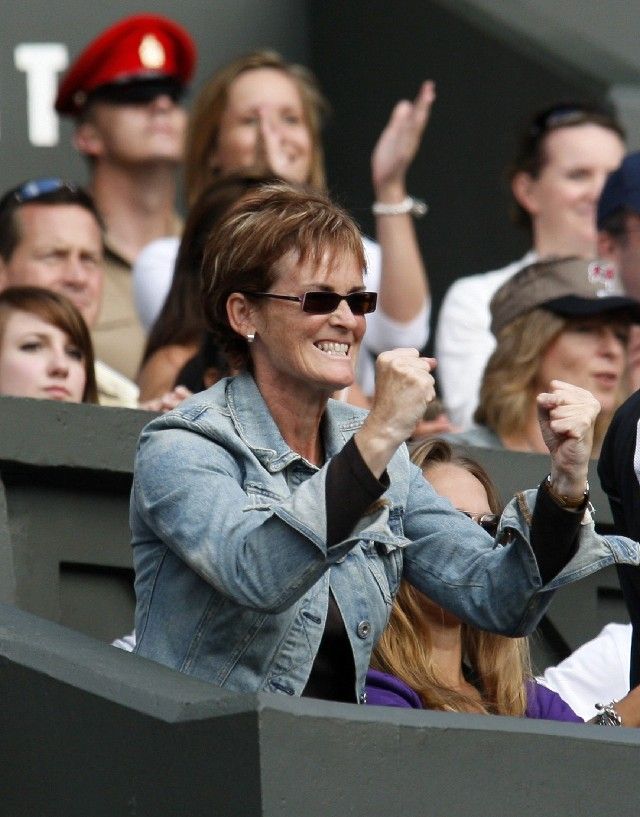 Judy Murrayová podporuje svého syna ve třetím kole Wimbledonu, ve kterém nakonec zdolal Tommyho Haase ve čtyřech setech. | Foto: Reuters