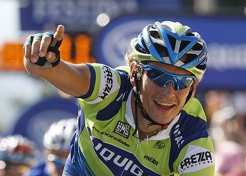 Ital Filippo Pozzato se raduje v cíli páté etapy Tour de France, která končila v Autunu. | Foto: Reuters