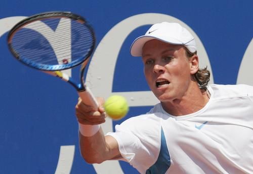 Český tenista Tomáš Berdych v semnifinále turnaje ve Stuttgartu, ve kterém podlehl Španělu Ferrerovi. | Foto: ČTK/AP