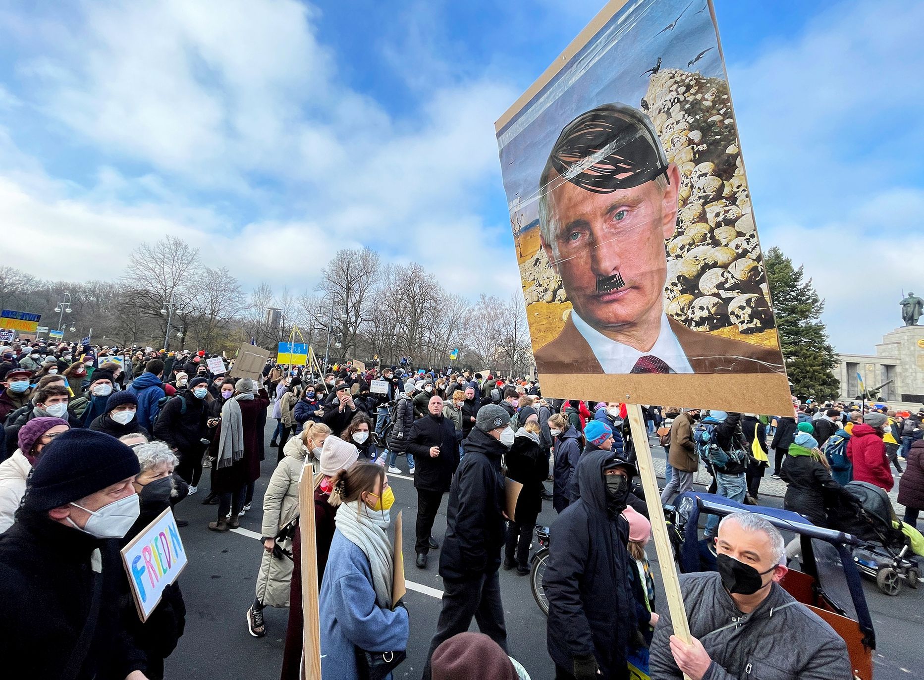 Foto: Demonstrace v Praze se zúčastnilo až 80 tisíc lidí, protestuje se i v...