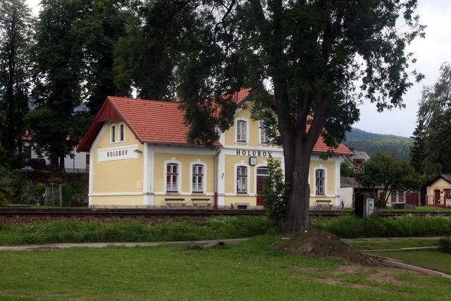 Holubov, finalista 2011. Jihočeské nádraží poznají turisté, kteří se vydají na Šumavu. Holubov leží pod horou Kleť, kam vede sedačková lanovka. | Foto: Archiv Asociace EF CZ - Souznění, o.s.