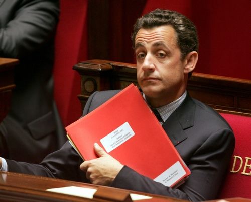 Francouzský ministr vnitra Nicolas Sarkozy při parlamentní debatě o protiteroristickém zákoně. | Foto: Reuters