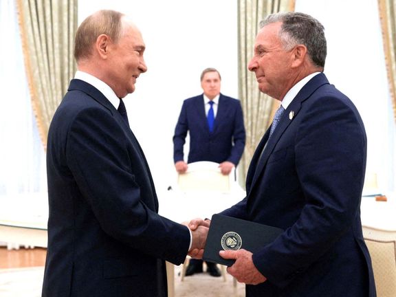 Trumpův vyjednavač Steve Witkoff (vpravo) má „k prezidentu Putinovi ten nejhlubší respekt“, jak řekl poradci ruského prezidenta Jurijem Ušakovem. Snímek je ze srpna.