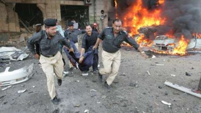 Ranní atentát v pákistánském Karáčí