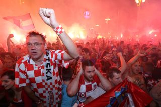 Fanoušci v chorvatském Záhřebu slaví po semifinále MS 2018 Chorvatsko - Anglie