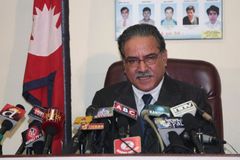 Nepálský premiér odstoupil, mírový proces ohrožen