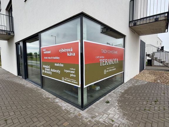 Bistro bude mít otevřeno celoročně, nabídne dost míst nejen pro hosty, ale i pro pořádání nejrůznějších akcí.