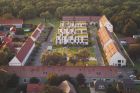 Jmenuje se Veni Vidi Vinoř a cílí na lidi, kteří nehledají jen místo k přespání, ale domov - nejlépe v komunitě, s parkem za domem a kouskem historie za rohem.