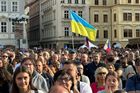 Momentka z předvolební akce spolku Milion chvilek pro demokracii nazvaná Zabraňme vládě extremistů, Staroměstské náměstí v Praze, 28. září 2025.