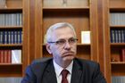 Šéf mocné rumunské strany dostal tři a půl roku za podplácení, nastoupil do vězení