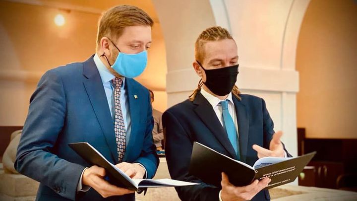Průzkum Kantaru: Piráti a STAN by získali 34 procent, hnutí ANO spadlo na 22 procent