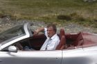 Jeremy Clarkson měl jeden z testovaných automobilů označit jako "přiteplený". BBC se v prosinci 2006 za jeho homofobní narážky omluvila prostřednictvím webových stránek.