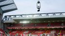 Pavoučí kamera při letošním utkání anglické fotbalové ligy Liverpool - Manchester City