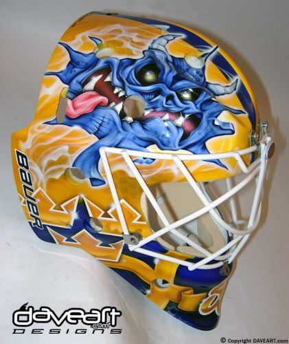 Maska Jonase Gustavssona