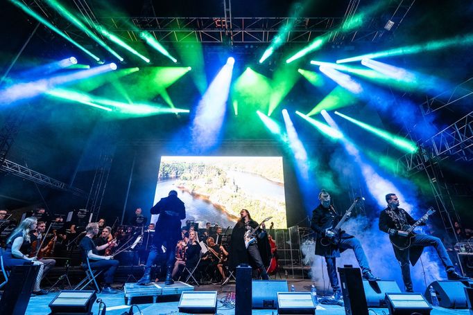 Vystoupení kapely Cult of Fire s Bohemian Symphony Orchestra Prague, kteří společně vzdali hold Bedřichu Smetanovi na festivalu Brutal Assault.