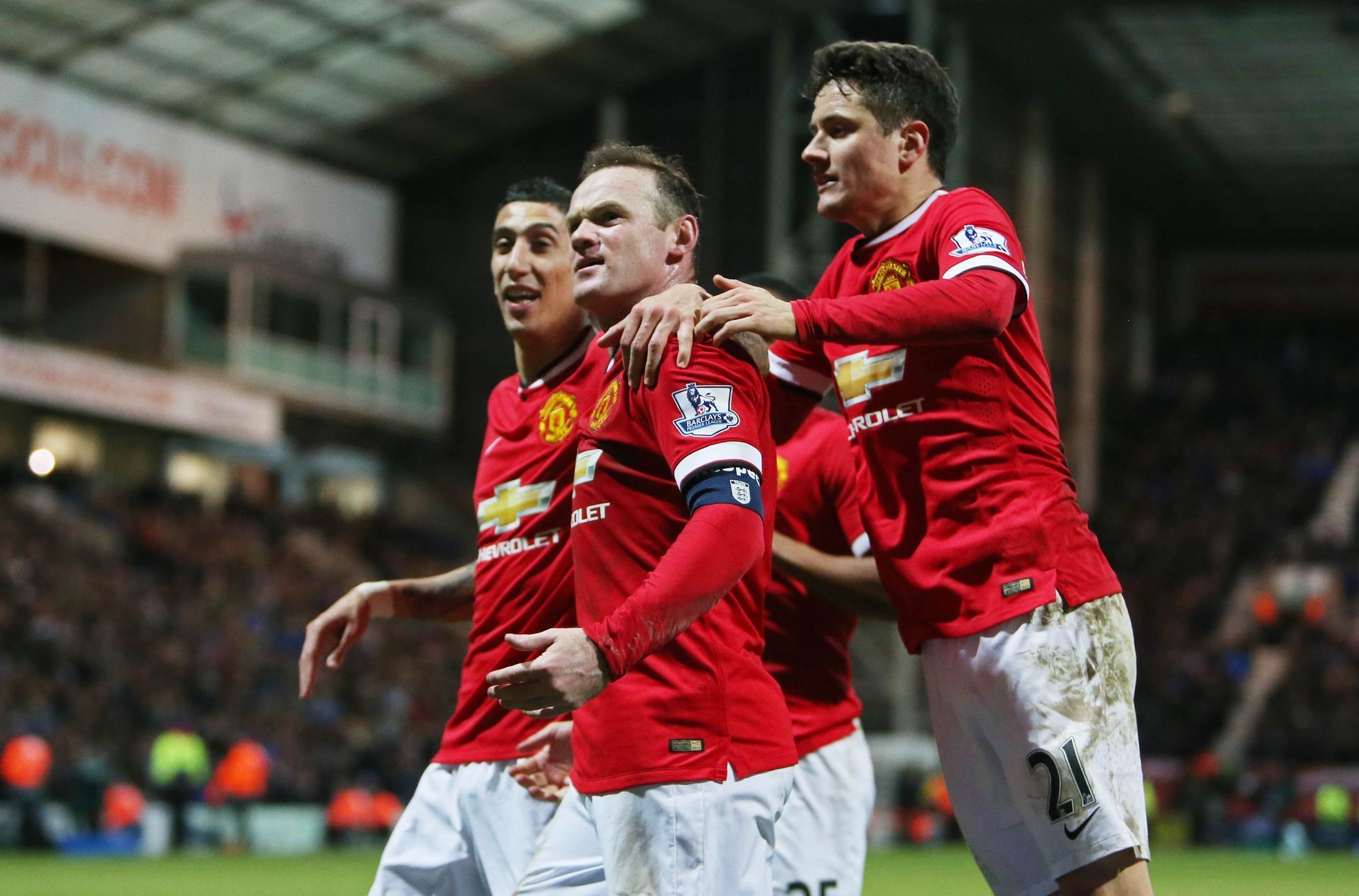 Rooney, Di María a Herrera slaví gól Manchesteru United v FA Cupu