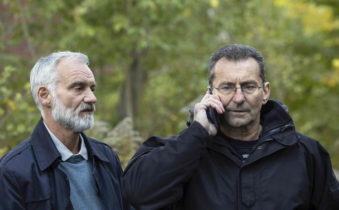 Ivan Trojan jako docent Stehlík a Ondřej Vetchý coby šéf pražské mordparty v připravované třetí řadě krimi seriálu Docent.