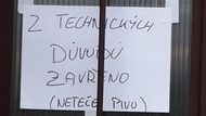 Do letní čtenářské soutěže jste zaslali více než 250 snímků. Vítěze vybrala třináctičlenná porota Aktuálně.cz. Prohlédněte si padesát, které nám přišly nejzajímavější. Vzkaz z kolínské restaurace Na Rozkoši skončil na 50. místě.